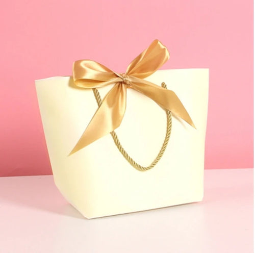 Large Size Gift Box Packaging Gold Handle Paper Gift Bags Kraft Paper