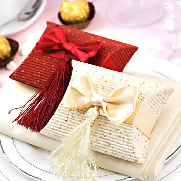 50pcs Pillow Box Wedding Favors with Tassel