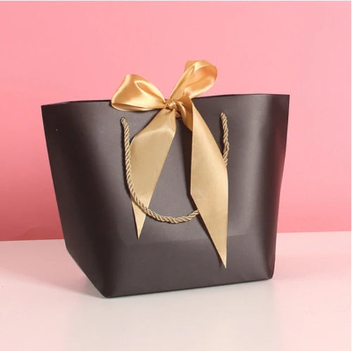 Large Size Gift Box Packaging Gold Handle Paper Gift Bags Kraft Paper