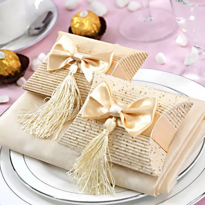 50pcs Pillow Box Wedding Favors with Tassel