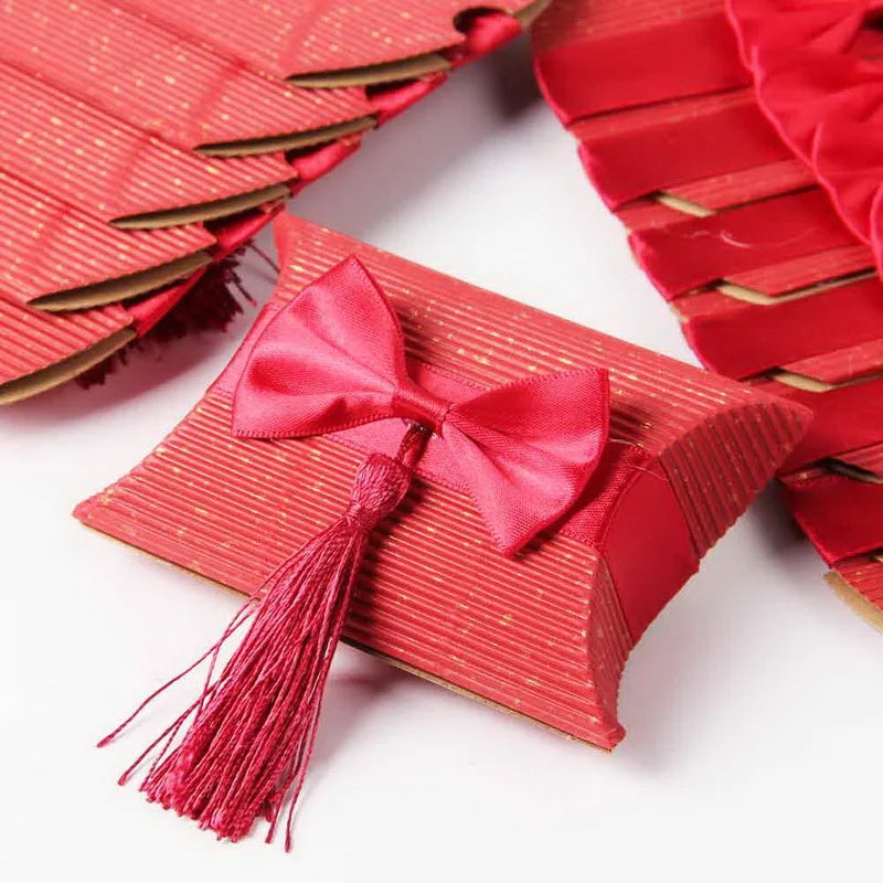 50pcs Pillow Box Wedding Favors with Tassel