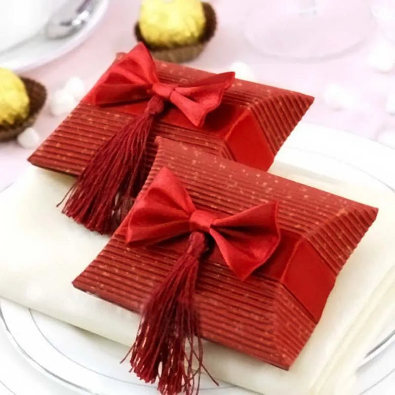 50pcs Pillow Box Wedding Favors with Tassel