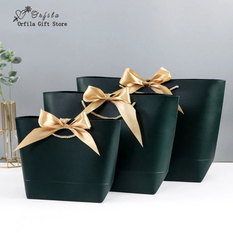 Large Size Gift Box Packaging Gold Handle Paper Gift Bags Kraft Paper