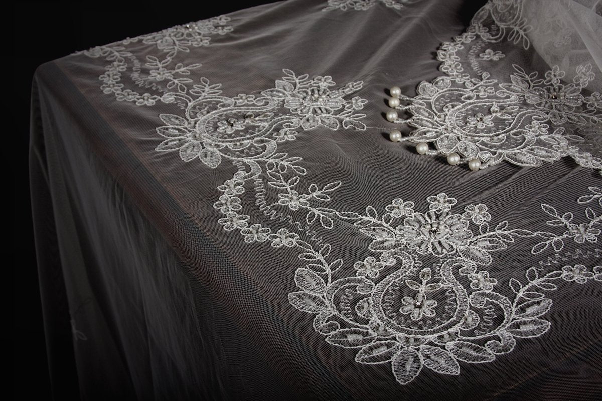 ML16144 Paisley Lace Beaded Tablecloth, 80"X80"