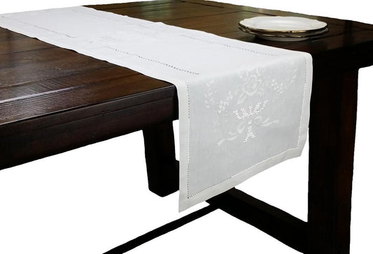 Table Runner Napa Sonoma with hemstitch vase