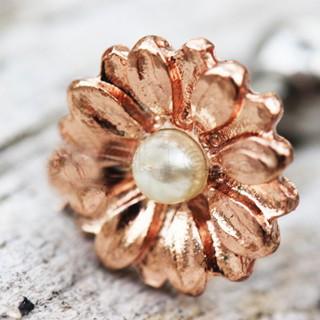 Rose Gold Sweet Pearl Daisy Cartilage Earring